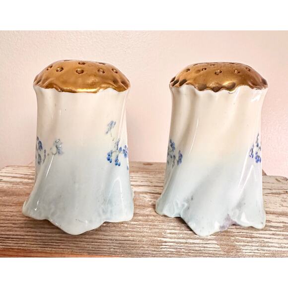 Scalloped Antique Hand Painted Salt and Pepper Shakers with Gold Tops - Picture 8 of 8
